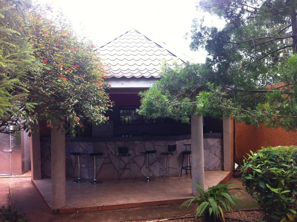 Executive Airport Hotel Entebbe Exteriér fotografie